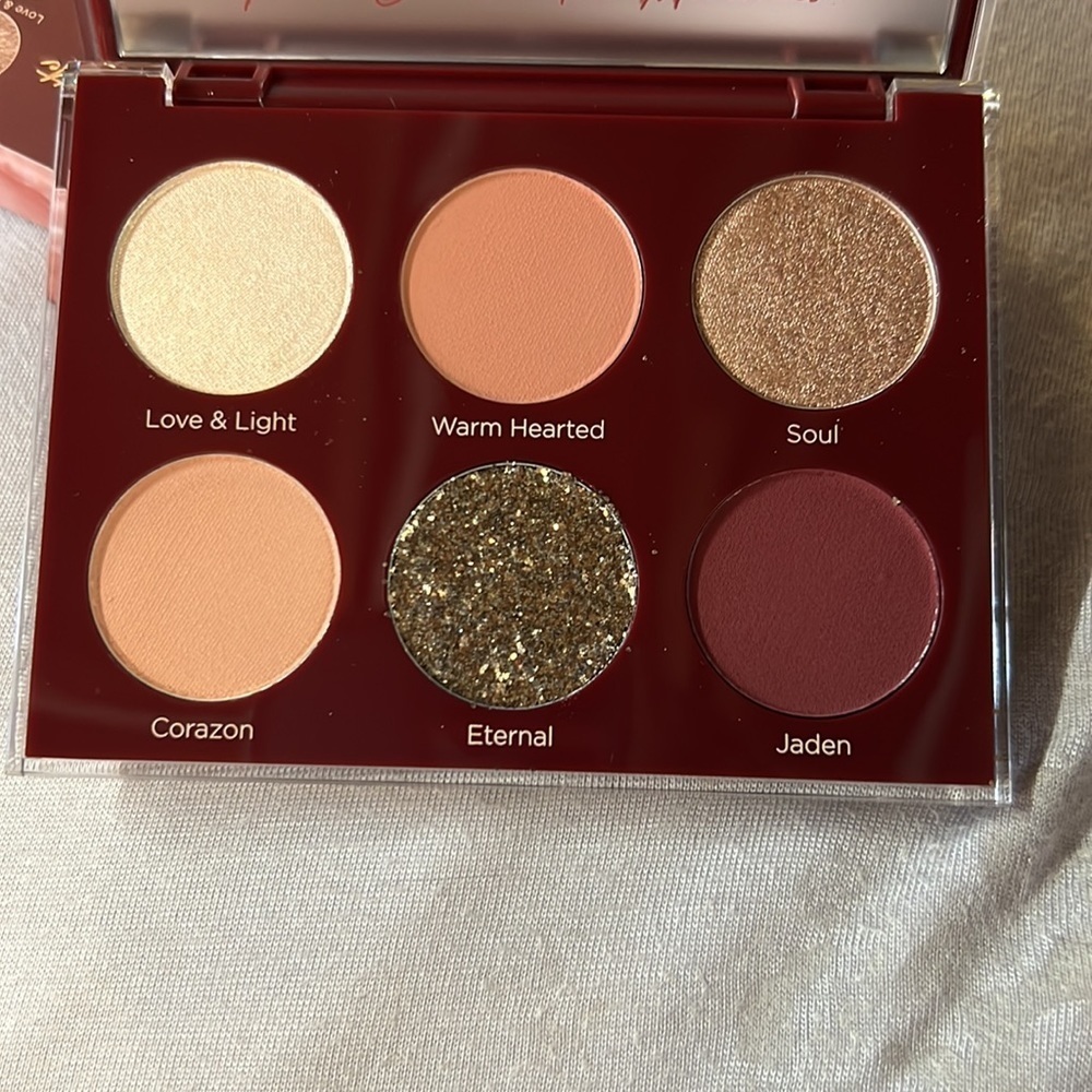 Dominique Unconditional Palette - Picture 4 of 7